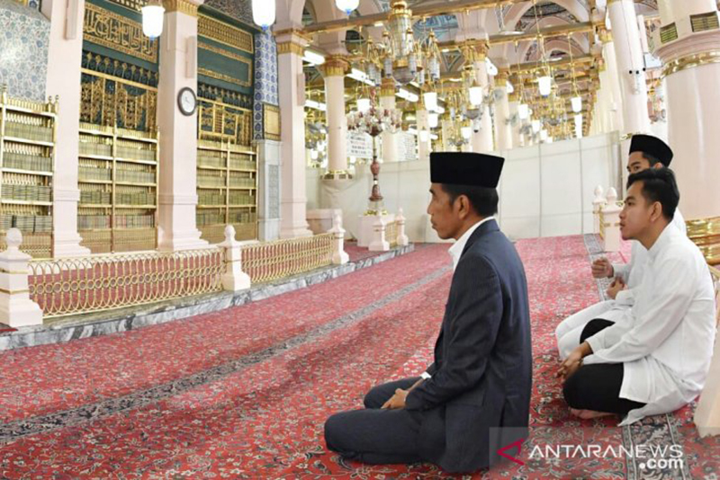 Presiden Jokowi Ziarah Ke Makam Nabi Muhammad SAW Di Masjid Nabawi ...