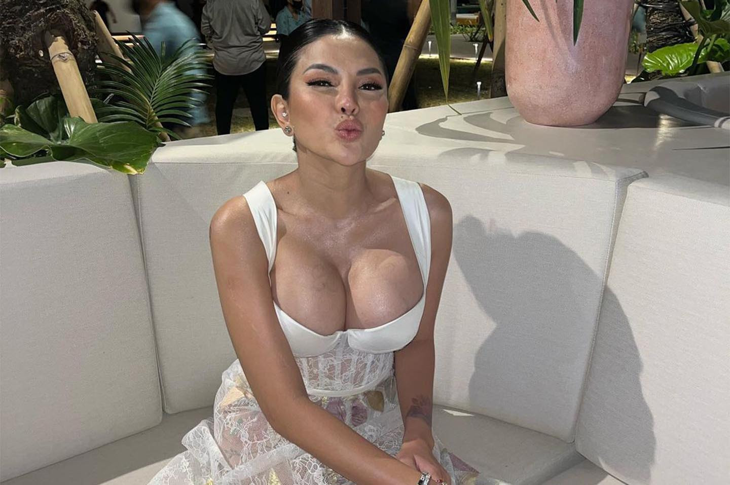 Nikita mirzani telanjang di youtube - exploid.gg.